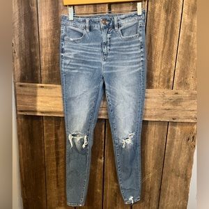 American eagle size 6 distress jeans the dream Jean super stretchy